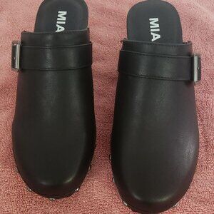 Mia Milou Black Clogs with Buckle and studs, size 8.5 EUC